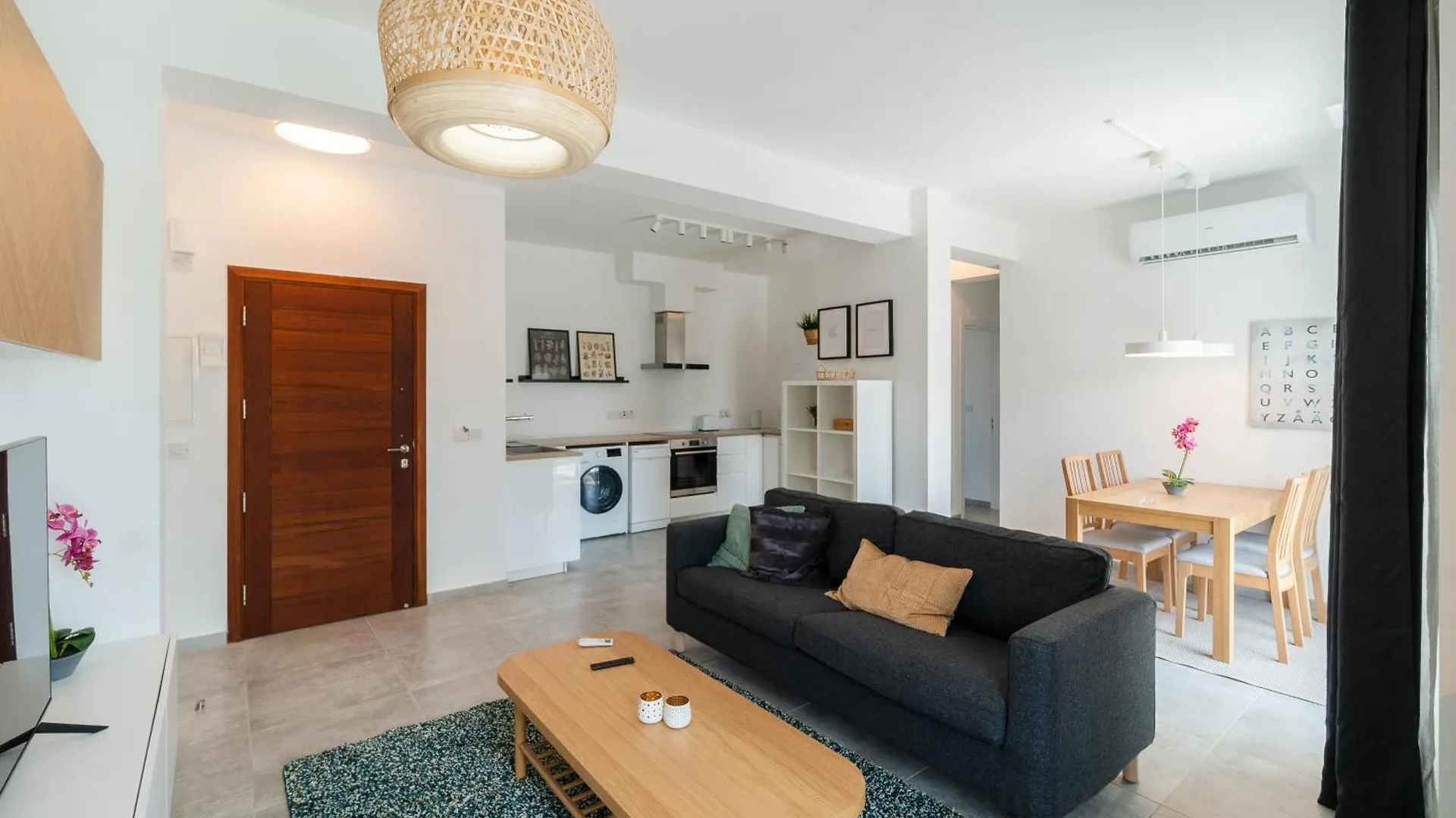 Kition City Apartments - Central Location Λάρνακα 0*,  Κύπρος